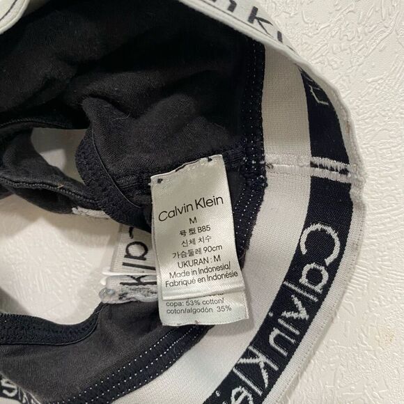 Calvin Klein Black Triangle Bralette | Size M - Picture 3 of 5